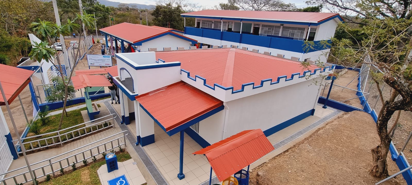 Inauguración de Centro Escolar la Ceica